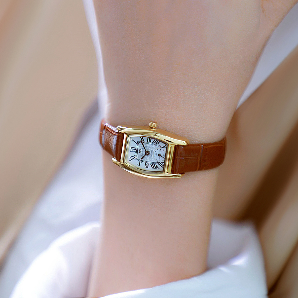 Montre pour femme BS, style ré - Luxury Watch Cartier avis et prix